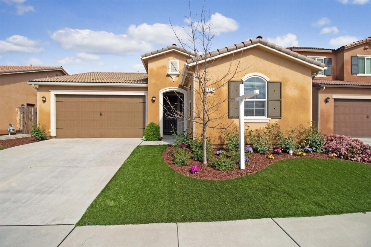 Foto principal - Newly Built 3/2 near Clovis East High School