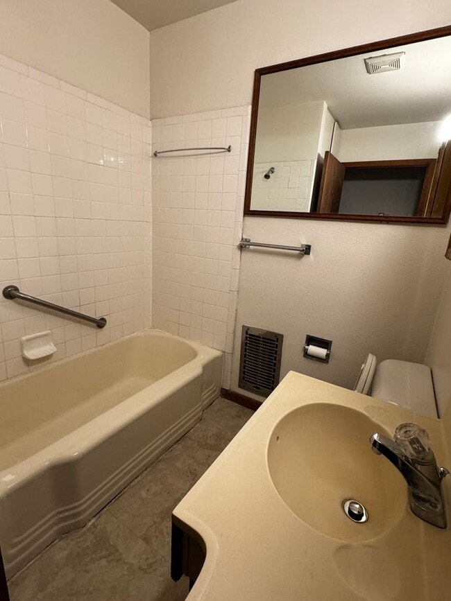 Foto del edificio - Near UNM. 3 Bedroom 2 bath