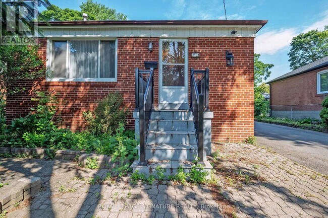 Building Photo - 559-559 Drymen Crescent