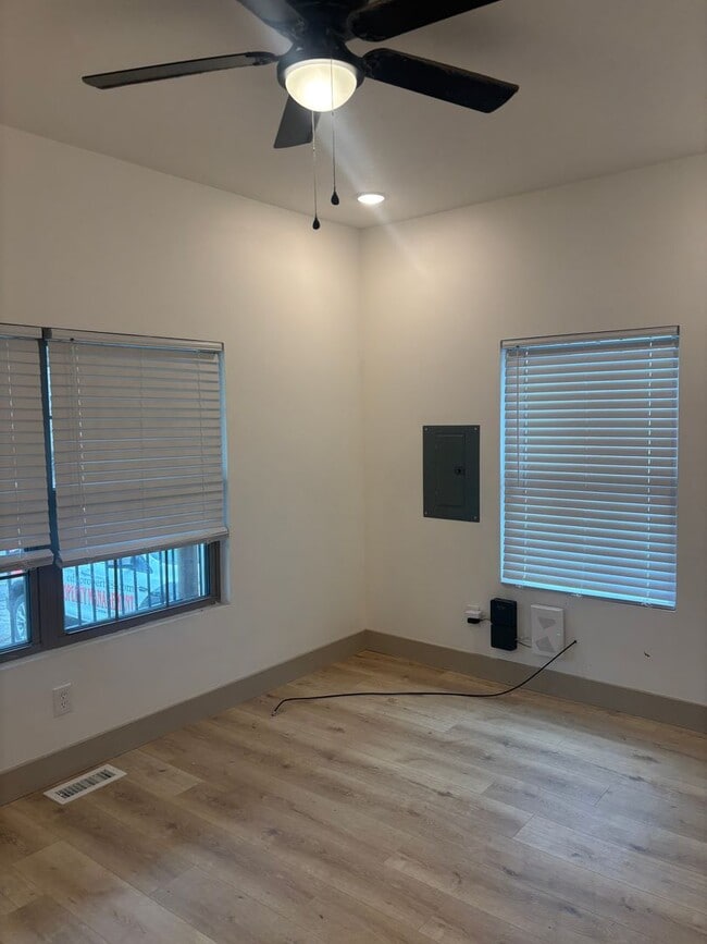 Building Photo - 308 W Worley St