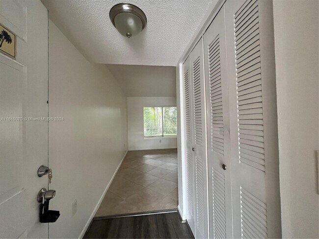Building Photo - 815 Boynton Beach Blvd