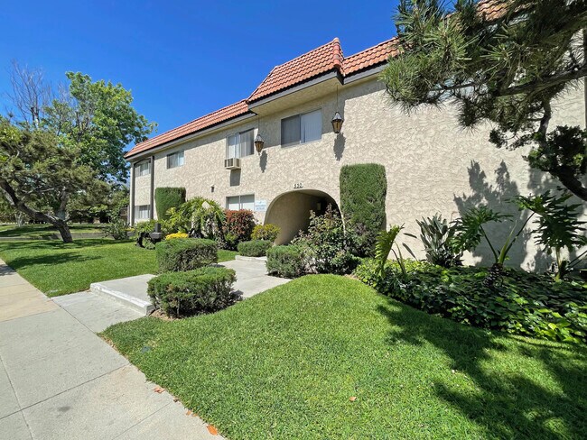 Foto del edificio - 530 N Wilson Ave