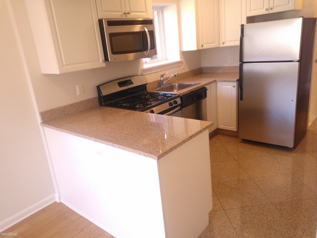 Foto del edificio - 8403 Cuthbert Rd
