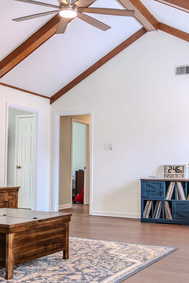 Foto del edificio - 7969 Cross Ridge Dr