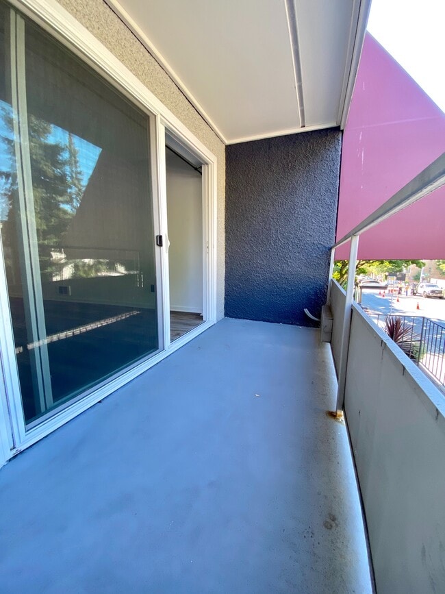 Building Photo - Escolier Apartments