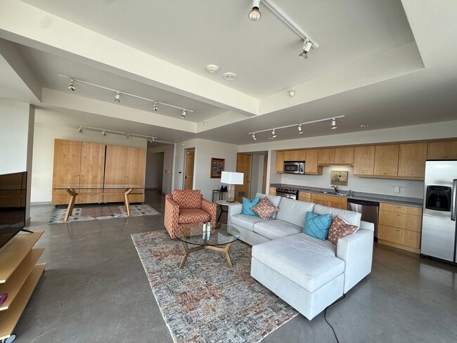 Building Photo - $2,800 | 1 Bedroom, 2 Bathroom Luxury Cond...