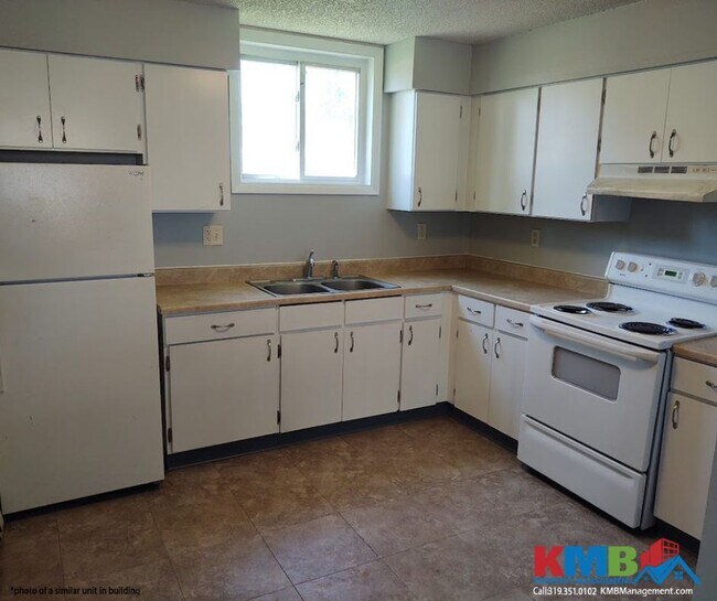 Building Photo - 300 Pirie Dr