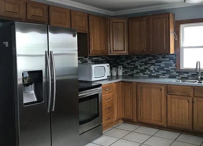 Foto del edificio - NEW PROPERTY LIVE!!!  LOOK AT THIS GEM!  More photos coming soon!