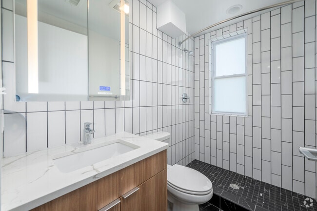 2 habitaciones, 2 baños, 715 pies cuadrados, baño - Howard Manor