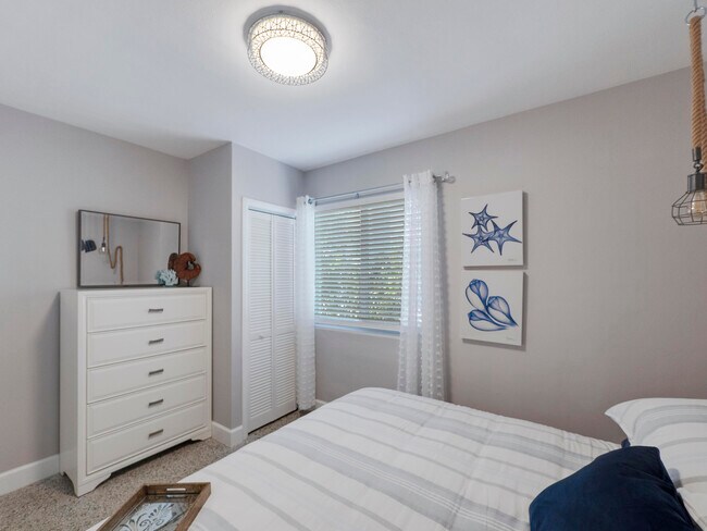 Building Photo - 1258 Beach Rd