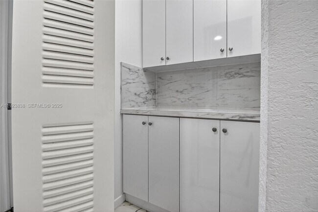 Foto del edificio - 500 NE 26th St