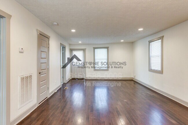 Building Photo - 1018 Clemmons St