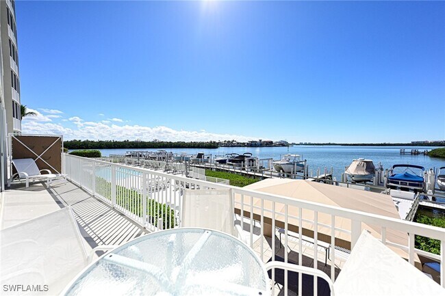 Foto del edificio - 4975 Bonita Beach Rd SW