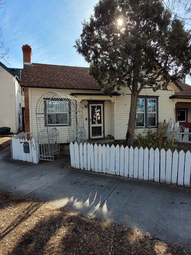 Primary Photo - 205 Cheyenne Ave