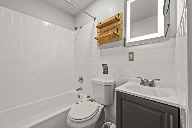Baño - 692 Smith St SW