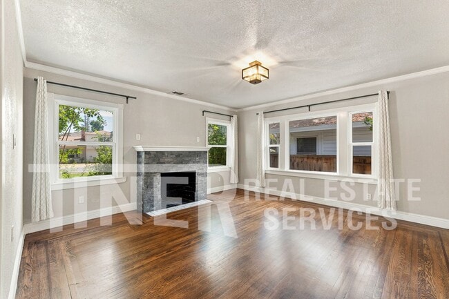 Building Photo - 1321 Lochbrae Rd