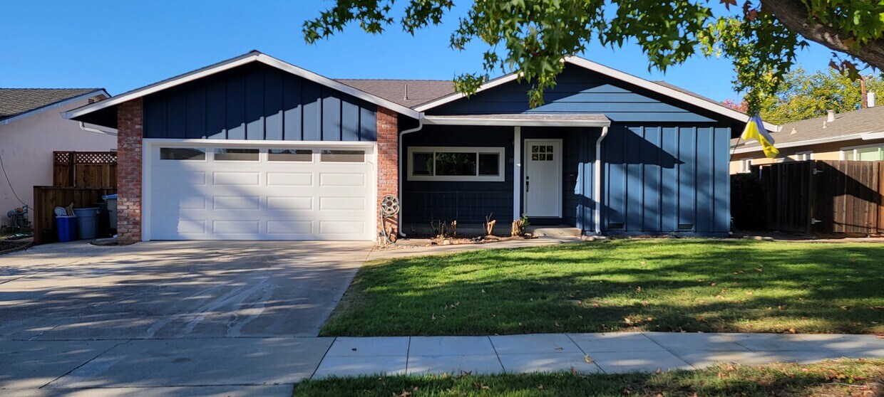 Primary Photo - 1023 Quicksilver Dr