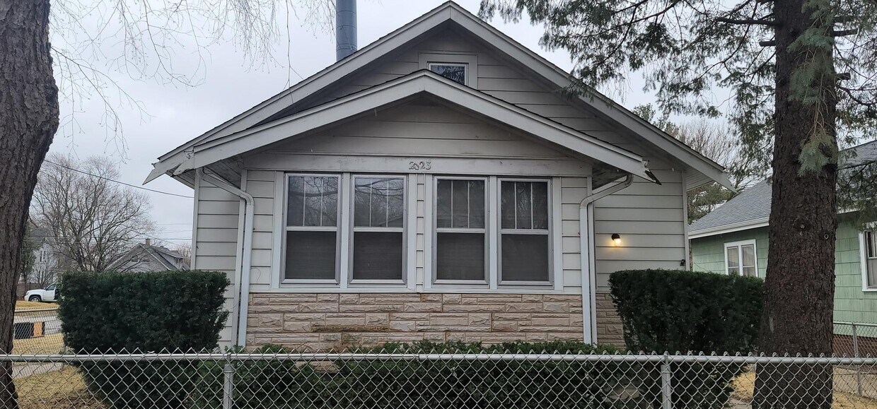 Primary Photo - 2023 15th Ave