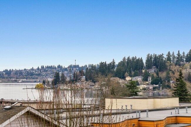 Foto del edificio - Available Now - 2BR/1.5BA Condo in Kirkland