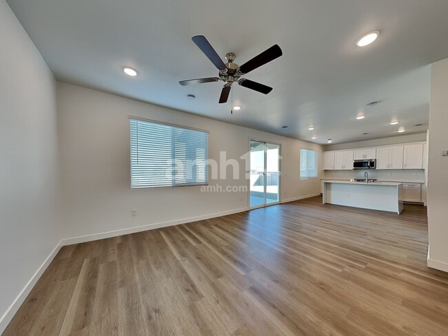 Foto del edificio - 12504 W Adair Dr