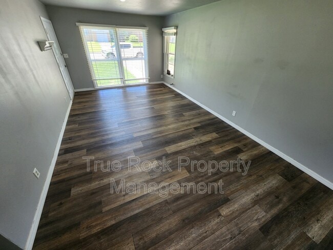 Foto del edificio - 1008 E 6th
