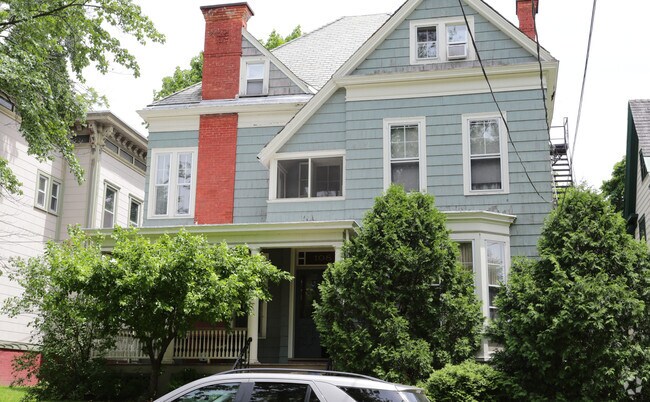 Building Photo - 108 S Lake Ave