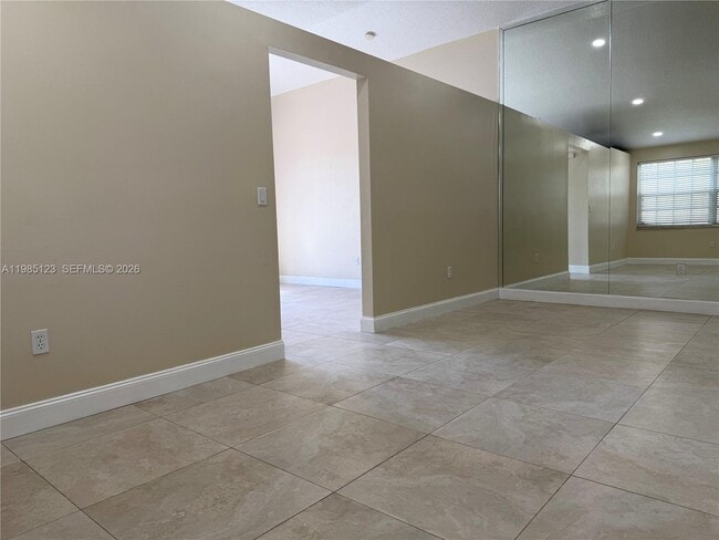 Foto del edificio - 15686 NW 12th Manor