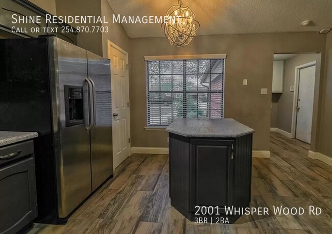 Foto del edificio - 2001 Whisper Wood Rd