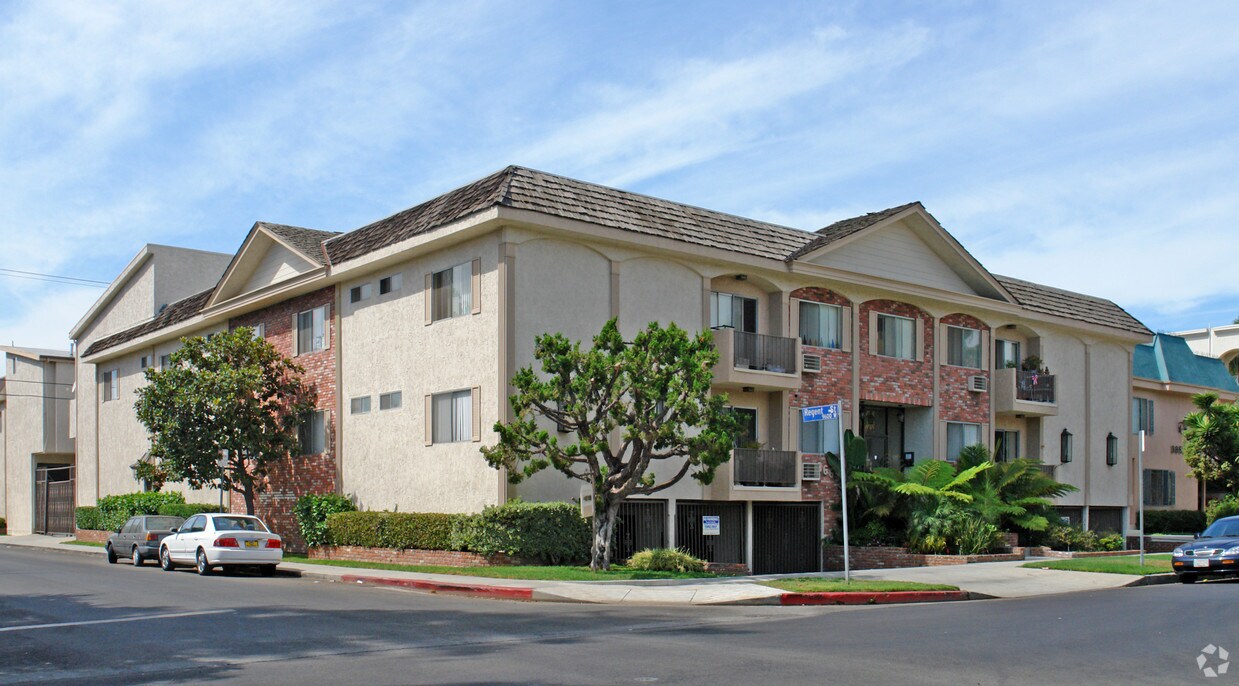 Foto principal - 3663 Cardiff Ave