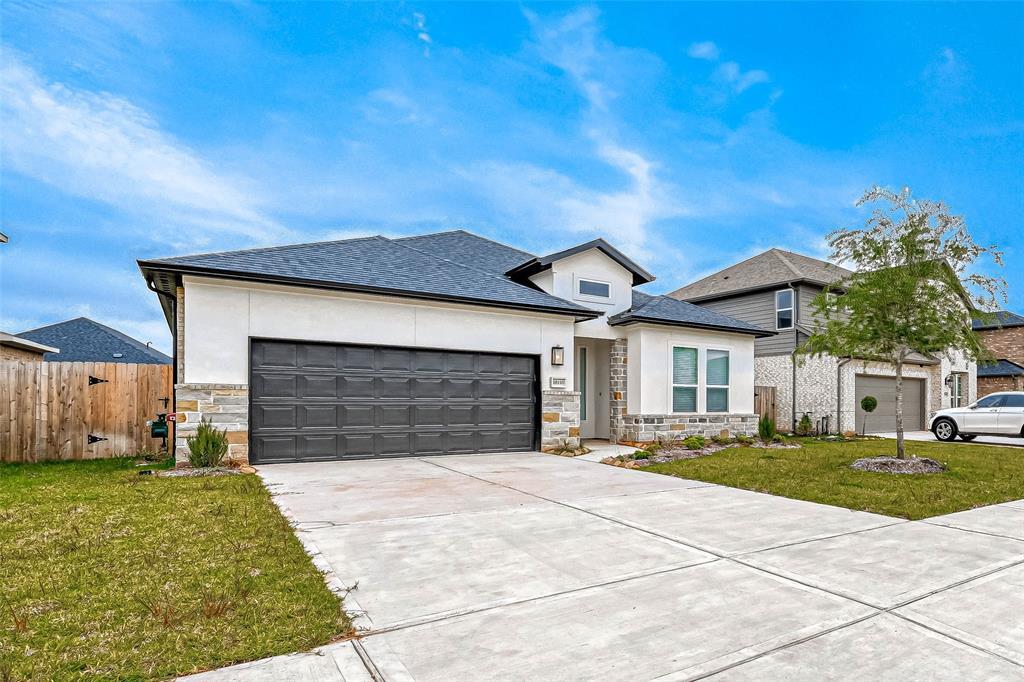 Primary Photo - 18110 Grand Vista Hills Ln