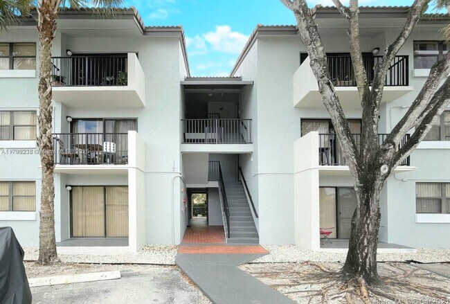 Foto del edificio - 7130 NW 179th St