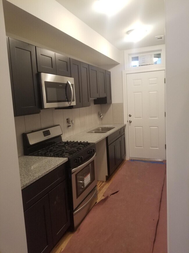 Foto del edificio - 2402 W Bryn Mawr Ave