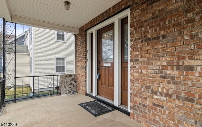 Building Photo - 87 E Somerset St