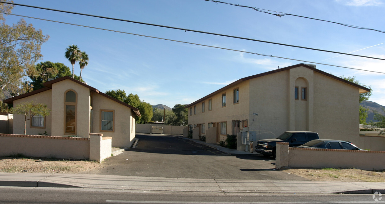 Primary Photo - 12th Street Apartments