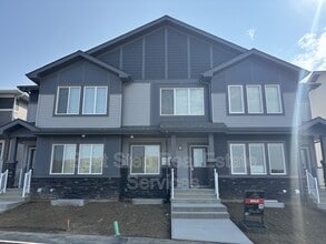 Building Photo - 4253 Kinglet Dr NW