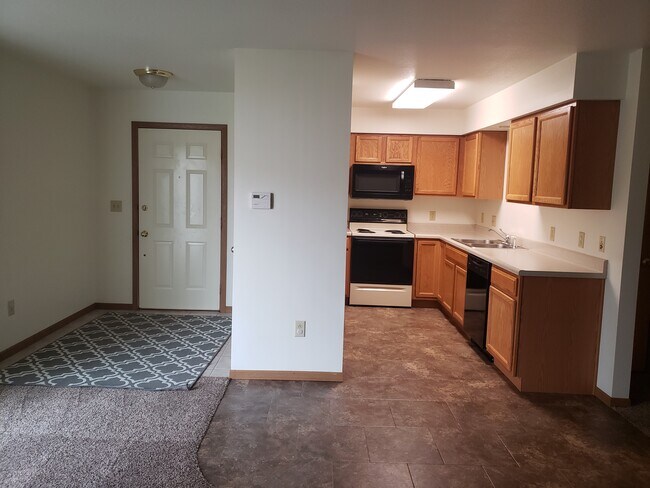 Foyer and Kitchen - 115 W Meade Ave