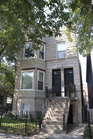 Primary Photo - 1658 W Nelson St