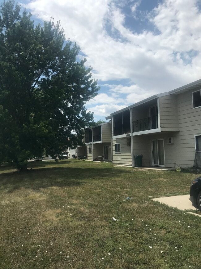 Building Photo - 2013 E Dakota Pkwy