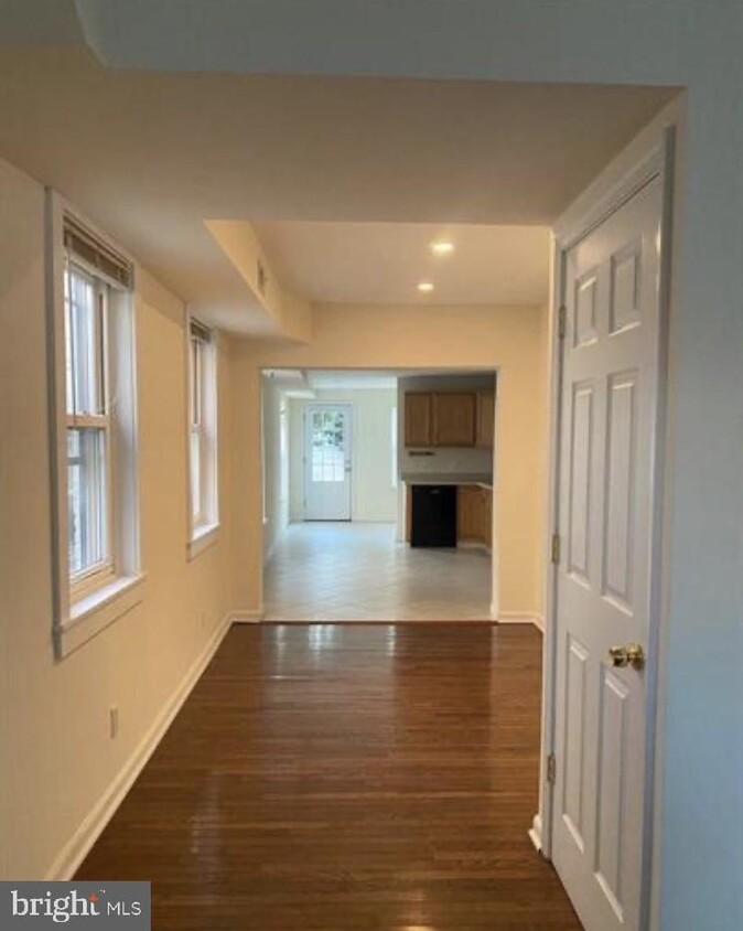 Foto principal - 208 S Washington St