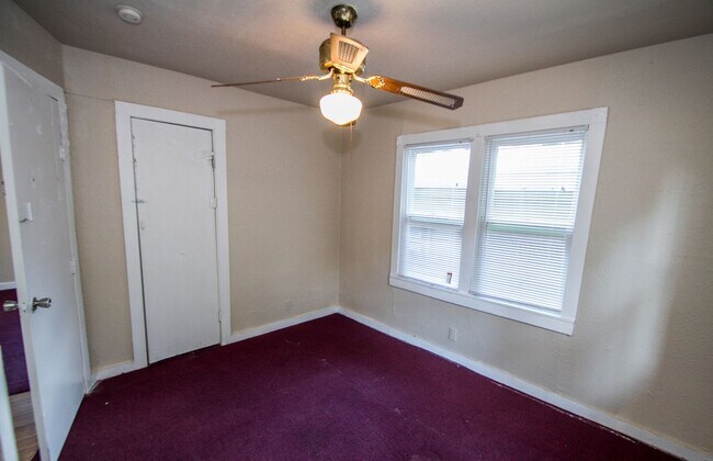 Building Photo - Cozy 2 Br/1 Ba Home Near At&t Center