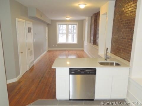 Primary Photo - 588 East St