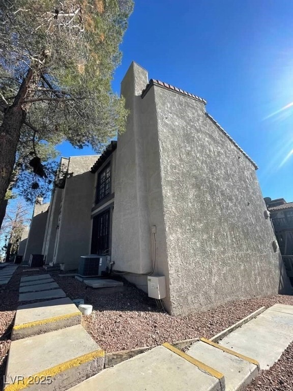Building Photo - 2818 Calle Del Oro