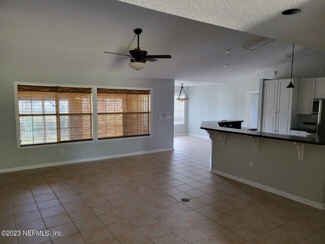 Building Photo - 248 Harbor Dr
