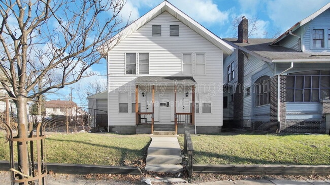 Building Photo - 2198 Cleveland Ave