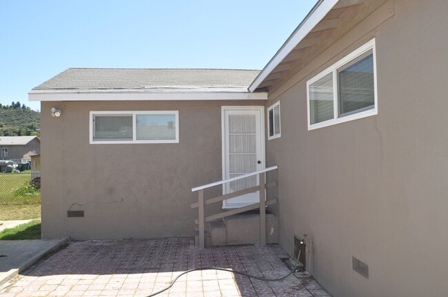 Building Photo - El Cajon 3 BR/1BA Single Family Detached H...