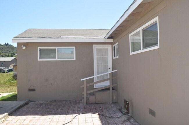 Foto del edificio - El Cajon 3 BR/1BA Single Family Detached H...