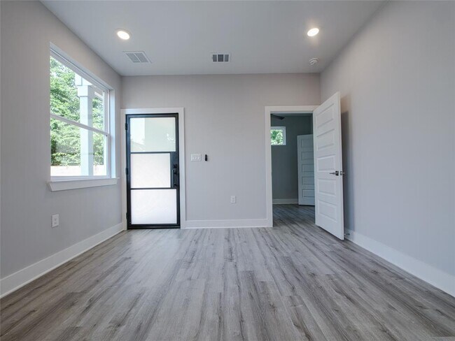 Foto del edificio - 1042 Rosemont St