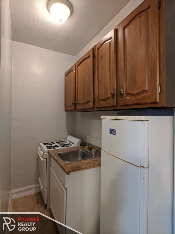 Foto del edificio - 2827 N Burling St
