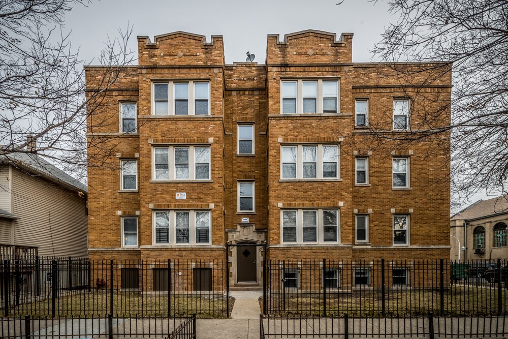 5500 W Van Buren Apartments in Chicago, IL