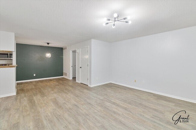 Foto del edificio - 313-313 Marigold Cir